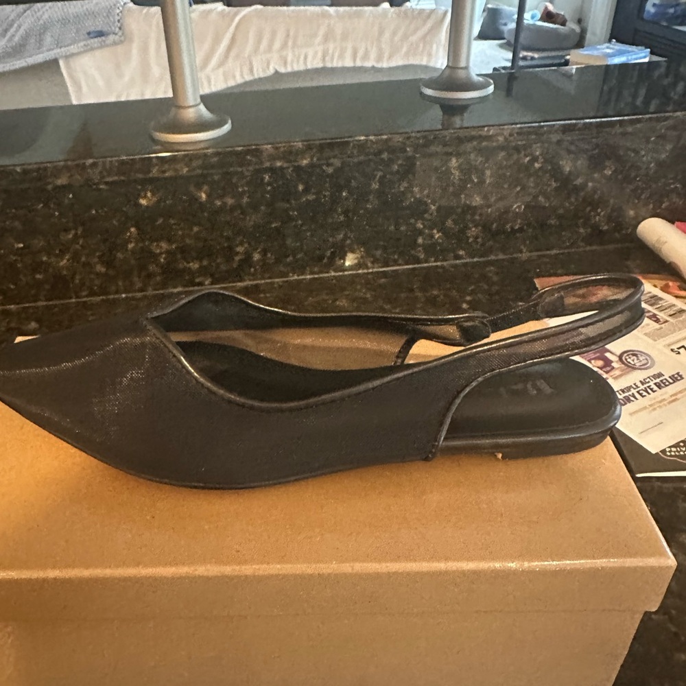 Elegant Black Slingback Flats